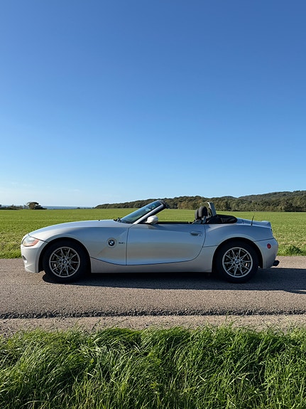 BMW Z4 2 of 7