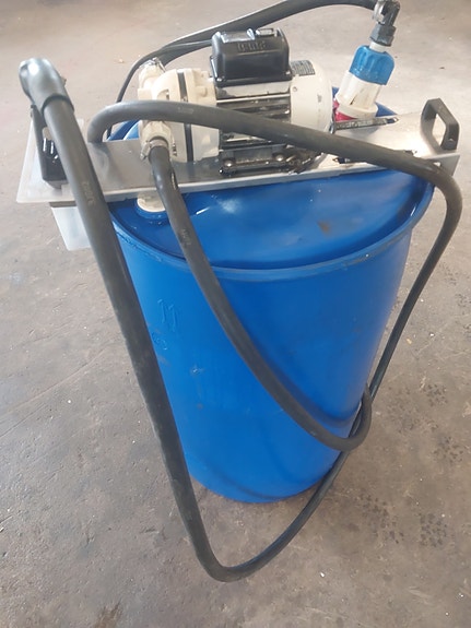 AdBlue pump inklusive fat i plast 2 of 2