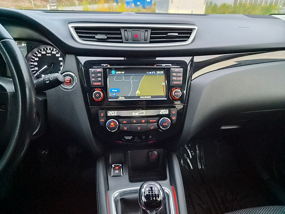 Nissan Qashqai 2 of 5