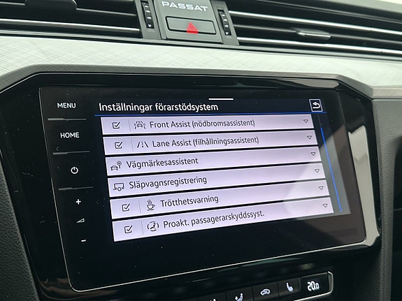 Volkswagen Passat 28 of 30