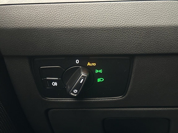 Volkswagen Passat 30 of 30