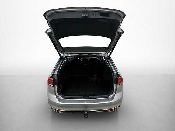 Volkswagen Passat 11 of 30
