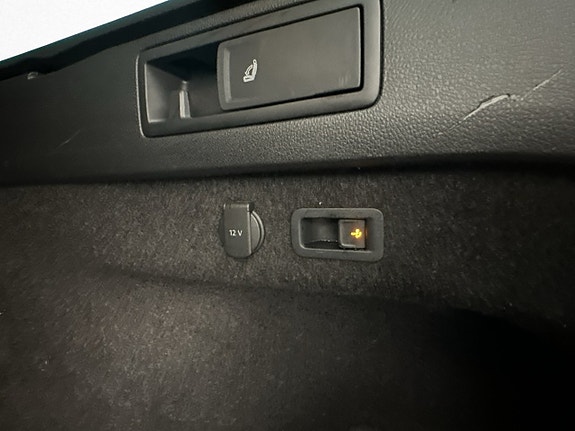 Volkswagen Passat 13 of 30