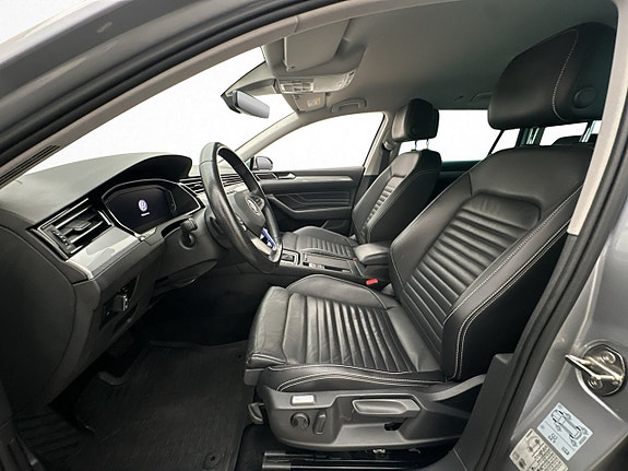 Volkswagen Passat 15 of 30
