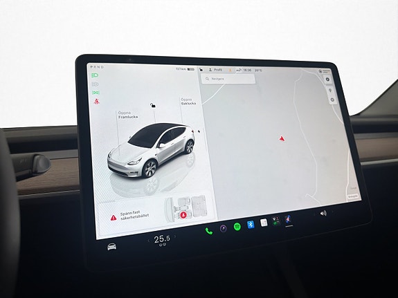 Tesla Model Y 18 of 30