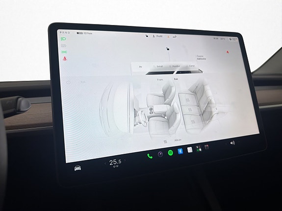 Tesla Model Y 20 of 30