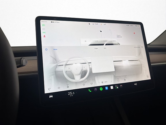 Tesla Model Y 19 of 30