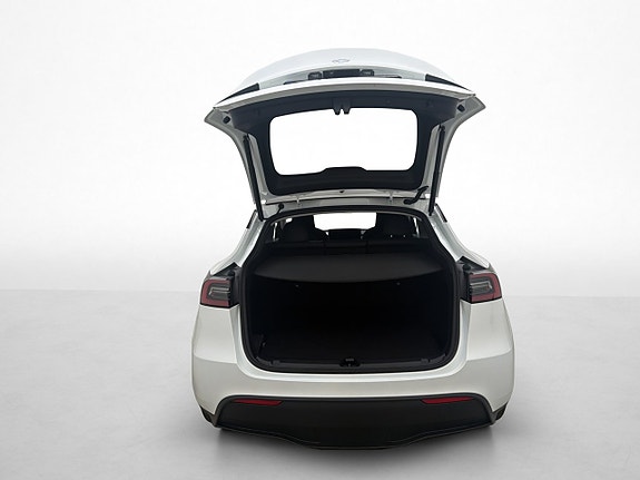 Tesla Model Y 30 of 30