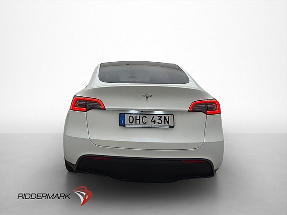 Tesla Model Y 8 of 30