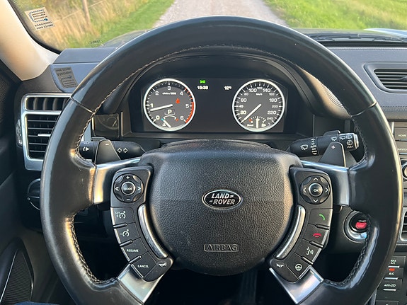 Land Rover Range Rover 9 of 11