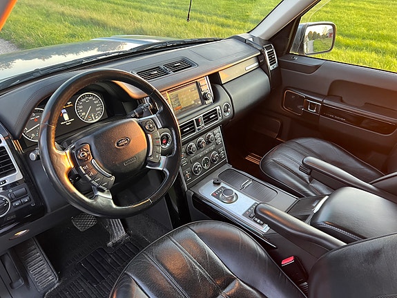 Land Rover Range Rover 4 of 11