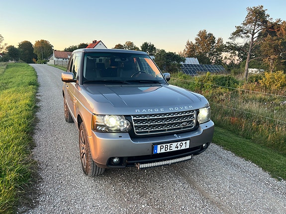 Land Rover Range Rover 3 of 11