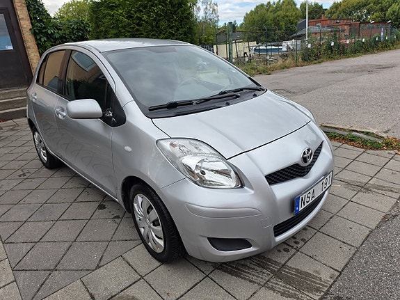 Toyota Yaris 22 of 25