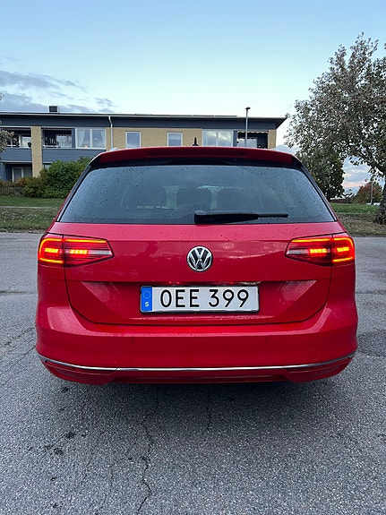 Volkswagen Passat 4 of 12