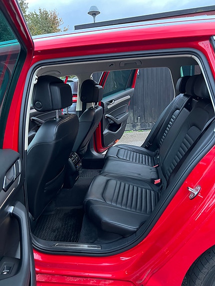 Volkswagen Passat 9 of 12