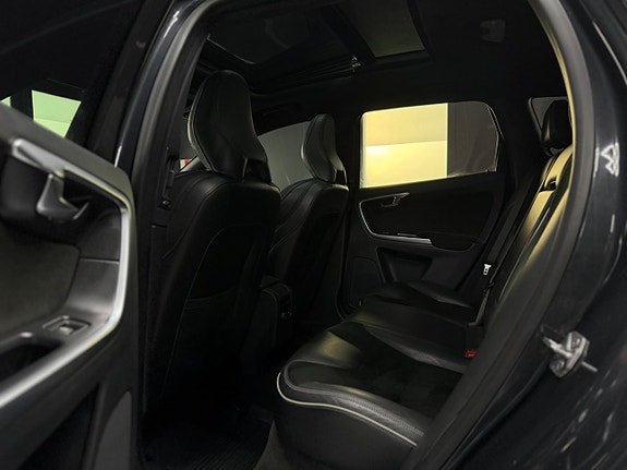 Volvo XC60 15 of 16