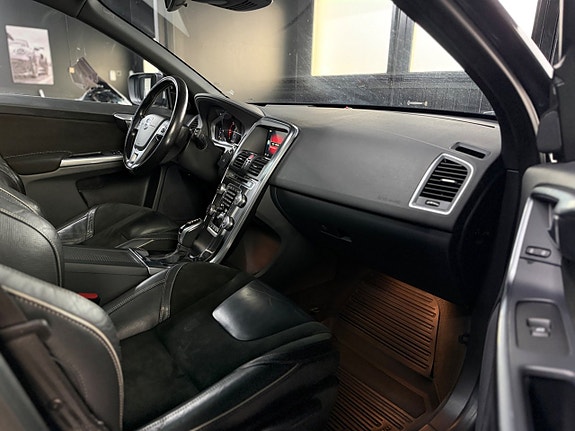 Volvo XC60 9 of 16