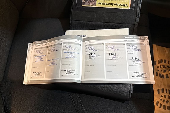 Volvo V40 12 of 14