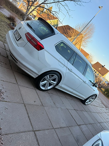 Volkswagen Passat 3 of 10