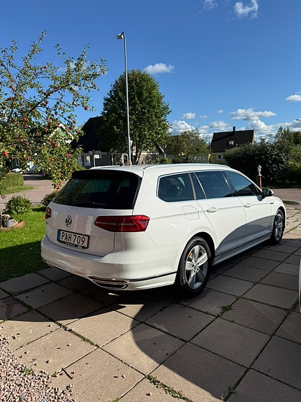 Volkswagen Passat 5 of 10