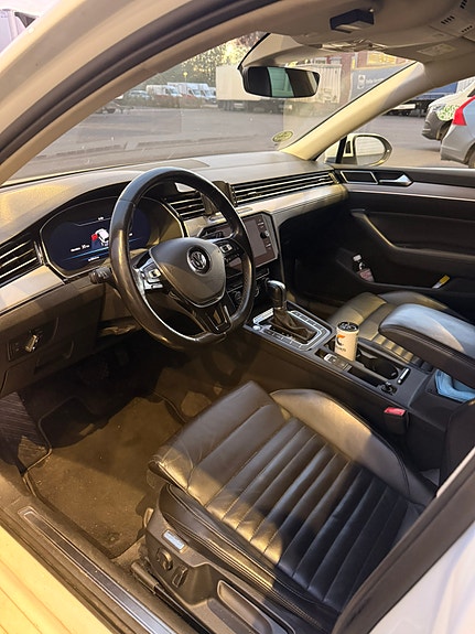Volkswagen Passat 8 of 10
