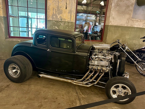 Ford 5-Window 4 of 5