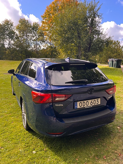 Toyota Avensis 4 of 7