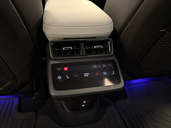 Polestar 4 12 of 22