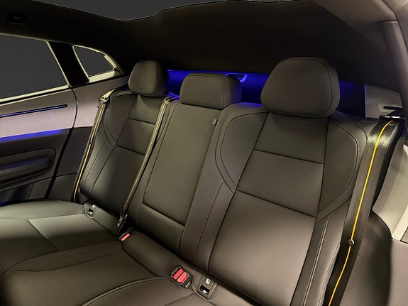 Polestar 4 10 of 22