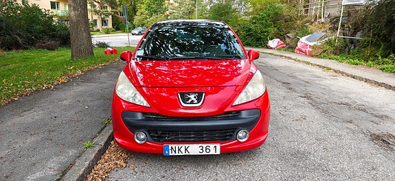 Peugeot 207 2 of 12
