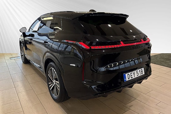Lynk & Co 08 2 of 25