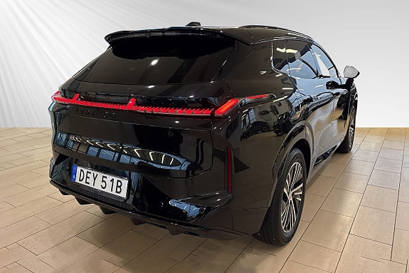 Lynk & Co 08 3 of 25