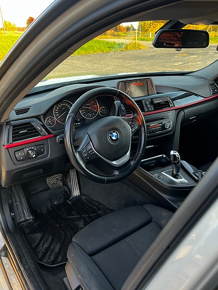 BMW 320d 2 of 7