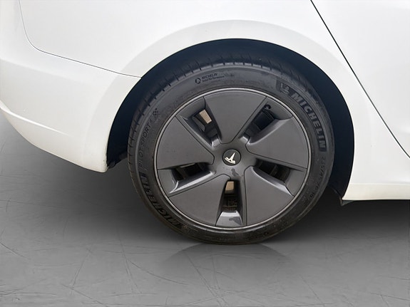 Tesla Model 3 28 of 29
