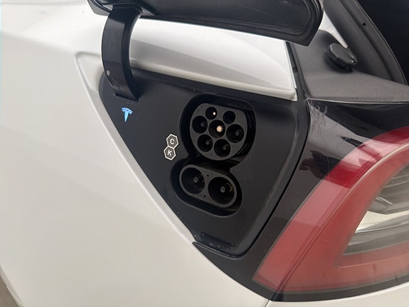 Tesla Model 3 11 of 29