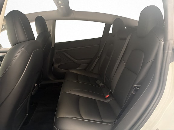 Tesla Model 3 18 of 29