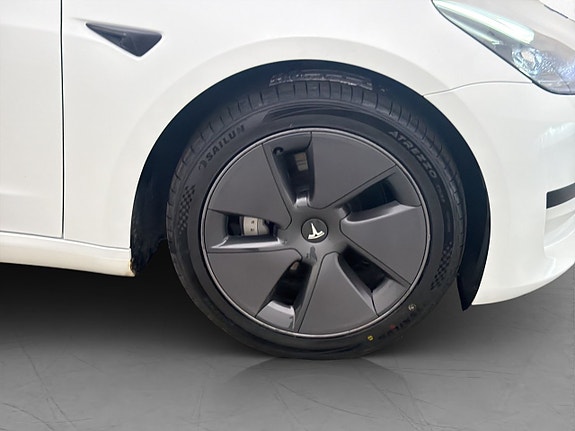 Tesla Model 3 29 of 29