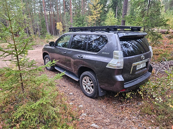 Toyota Land Cruiser 5 of 5