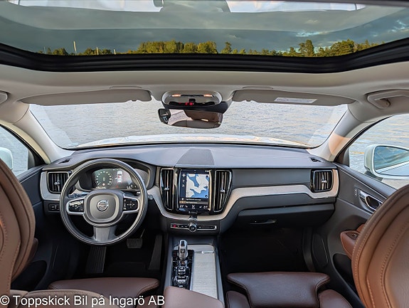Volvo XC60 13 of 30