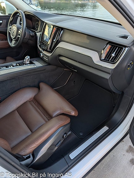 Volvo XC60 9 of 30