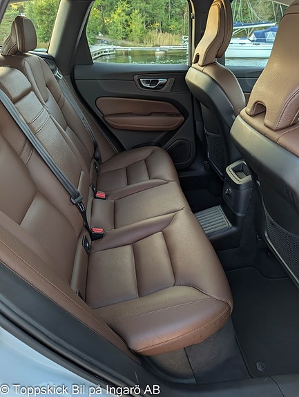 Volvo XC60 11 of 30