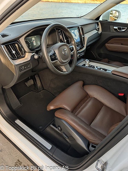 Volvo XC60 6 of 30