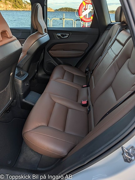 Volvo XC60 12 of 30