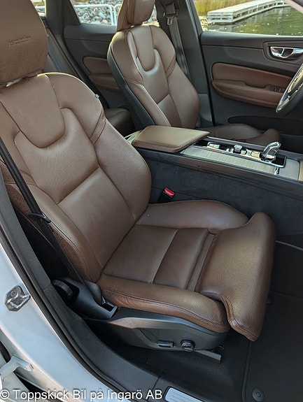 Volvo XC60 10 of 30