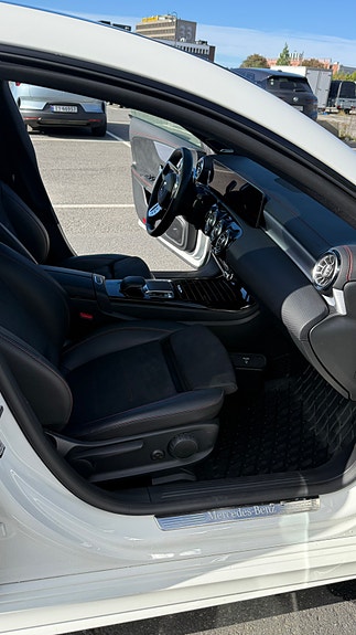 Mercedes-Benz CLA200 12 of 15