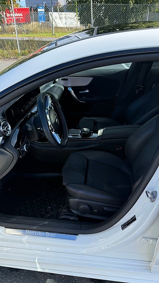 Mercedes-Benz CLA200 9 of 15