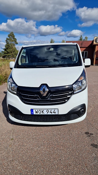 Renault Trafic 2 of 10