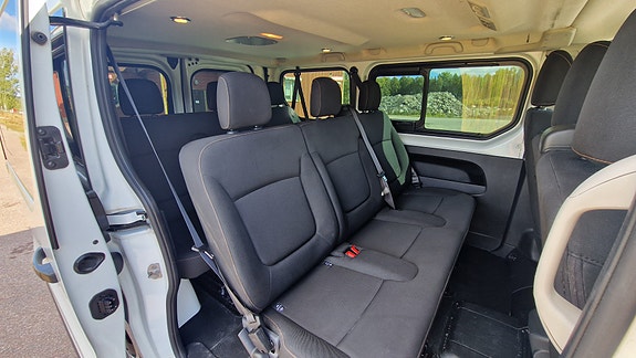 Renault Trafic 7 of 10