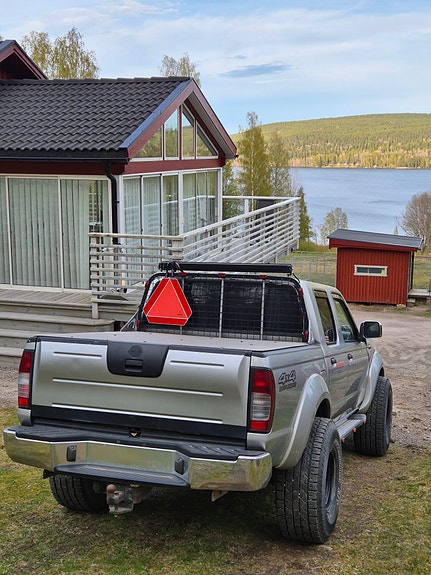 Nissan Navara 2 of 7