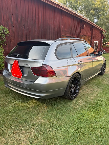 BMW 320d 4 of 4
